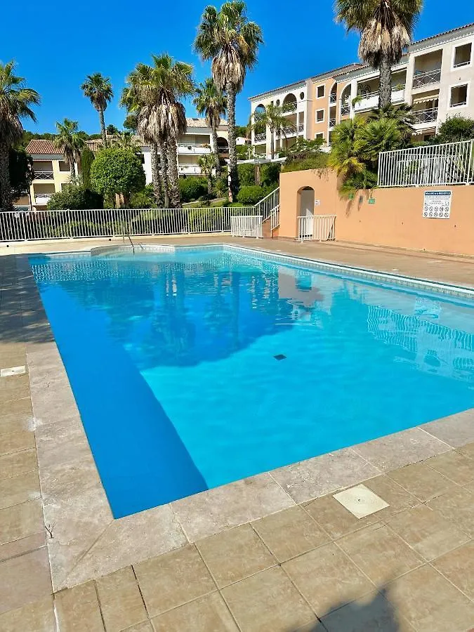 Apartment La Girelle De Vacances Giens Hyères Frankreich